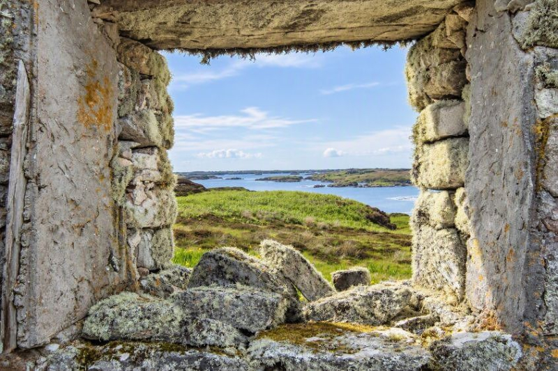 A ruined cottage with a view on the Bonnie Prince Charlie island of Wiay off Benbecula now up for a sale at almost a million pounds.